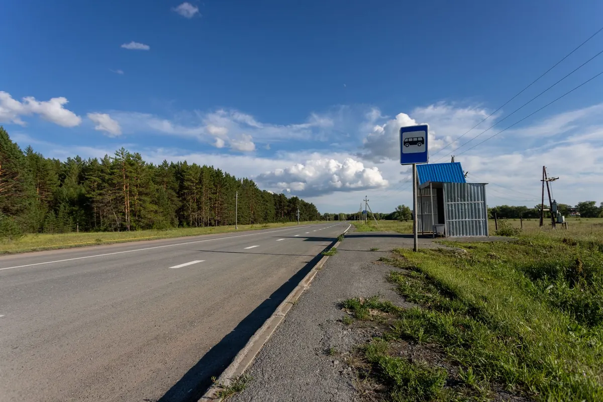How to Visit Little Ashford Without a Car: Bus, Train and Taxi Options Explained